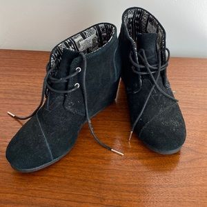 Toms Black Wedges